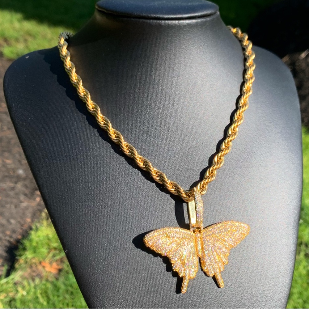 Gold Butterfly Pendant + Rope Chain - Picture 3 of 5